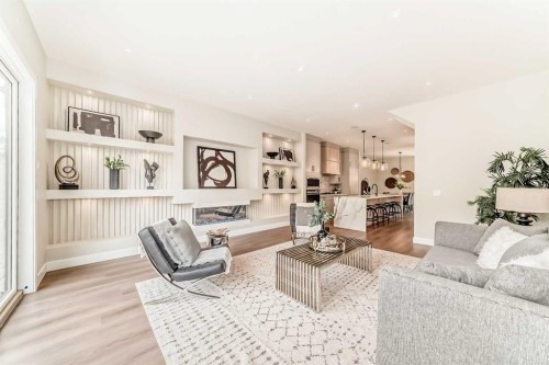 2528 7 Avenue Nw, Calgary, AB - Indoor Photo Showing Living Room