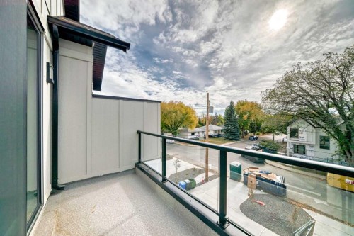 2528 7 Avenue Nw, Calgary, AB - Outdoor With Exterior