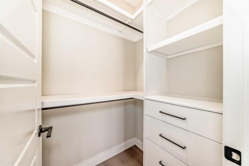 2528 7 Avenue Nw, Calgary, AB - Indoor