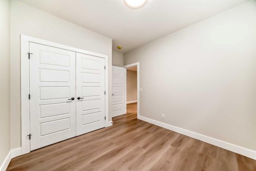 2528 7 Avenue Nw, Calgary, AB - Indoor Photo Showing Other Room