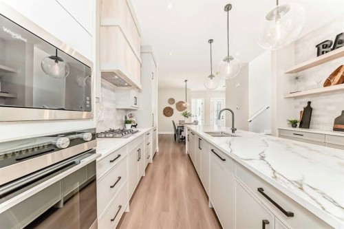 2528 7 Avenue Nw, Calgary, AB - Indoor Photo Showing Kitchen With Upgraded Kitchen