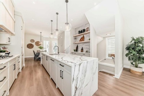 2528 7 Avenue Nw, Calgary, AB - Indoor Photo Showing Kitchen With Upgraded Kitchen