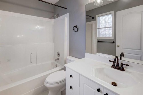 11065 Hidden Valley Drive Nw, Calgary, AB - Indoor Photo Showing Bathroom