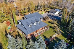 25 Paradise Bay  Chestermere, AB T1X 0M9