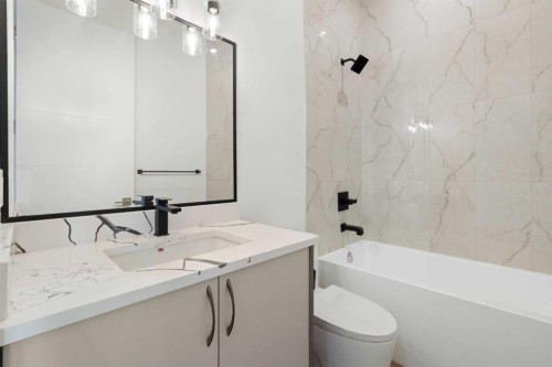 340 Muirfield Crescent, Lyalta, AB - Indoor Photo Showing Bathroom