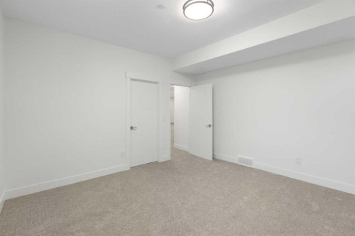 340 Muirfield Crescent, Lyalta, AB - Indoor Photo Showing Other Room