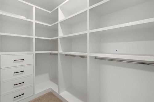 340 Muirfield Crescent, Lyalta, AB - Indoor With Storage