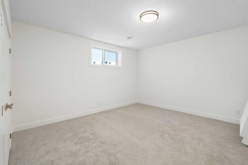 340 Muirfield Crescent, Lyalta, AB - Indoor Photo Showing Other Room