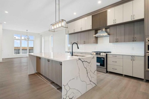 340 Muirfield Crescent, Lyalta, AB - Indoor Photo Showing Kitchen With Upgraded Kitchen