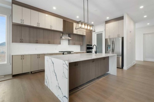 340 Muirfield Crescent, Lyalta, AB - Indoor Photo Showing Kitchen With Stainless Steel Kitchen With Upgraded Kitchen