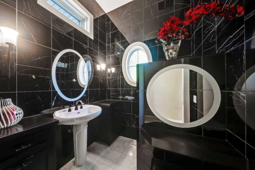 53 Spring Willow Terrace Sw, Calgary, AB - Indoor Photo Showing Bathroom