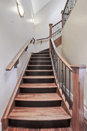 53 Spring Willow Terrace Sw, Calgary, AB - Indoor Photo Showing Other Room