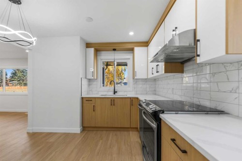 4229 Richmond Road Sw, Calgary, AB - Indoor Photo Showing Kitchen With Upgraded Kitchen