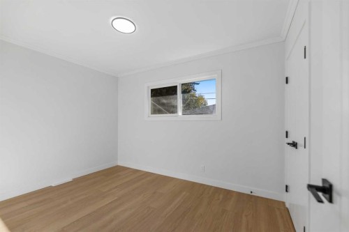 4229 Richmond Road Sw, Calgary, AB - Indoor Photo Showing Other Room