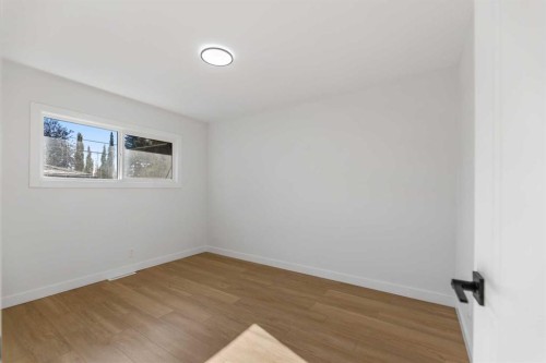 4229 Richmond Road Sw, Calgary, AB - Indoor Photo Showing Other Room