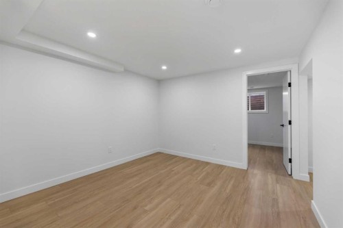 4229 Richmond Road Sw, Calgary, AB - Indoor Photo Showing Other Room