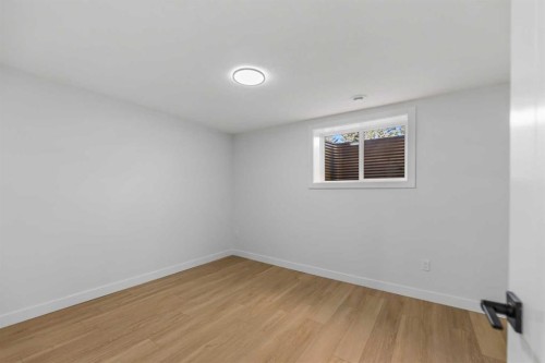 4229 Richmond Road Sw, Calgary, AB - Indoor Photo Showing Other Room