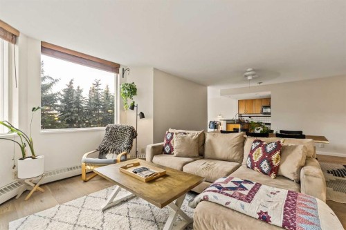311-1108 6 Avenue Sw, Calgary, AB - Indoor Photo Showing Living Room