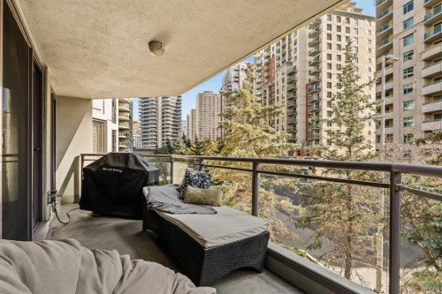 311-1108 6 Avenue Sw, Calgary, AB - Outdoor