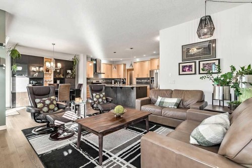29 Cougar Ridge Close Sw, Calgary, AB - Indoor Photo Showing Living Room