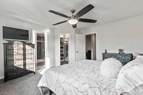 29 Cougar Ridge Close Sw, Calgary, AB - Indoor Photo Showing Bedroom