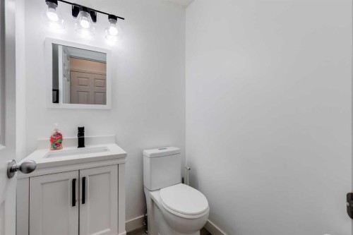 2348 Reunion Rise Nw, Airdrie, AB - Indoor Photo Showing Bathroom