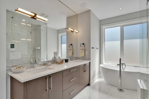 617 19 Avenue Nw, Calgary, AB - Indoor Photo Showing Bathroom
