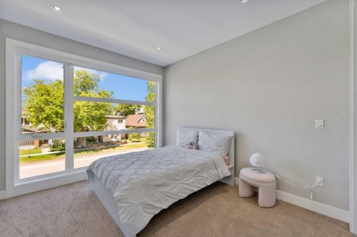 617 19 Avenue Nw, Calgary, AB - Indoor Photo Showing Bedroom