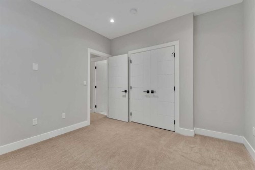 617 19 Avenue Nw, Calgary, AB - Indoor Photo Showing Other Room