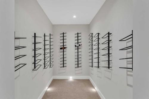 617 19 Avenue Nw, Calgary, AB - Indoor Photo Showing Other Room