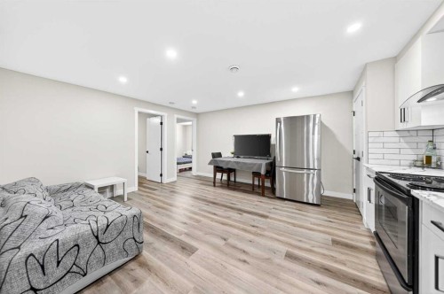 21 Panamount Street Nw, Calgary, AB - Indoor Photo Showing Kitchen