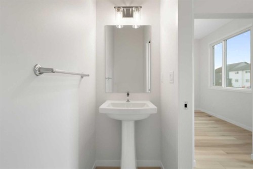 680 Buffaloberry Manor Se, Calgary, AB - Indoor Photo Showing Bathroom