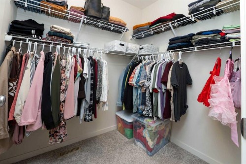 117 Midtown Close Sw, Airdrie, AB - Indoor With Storage