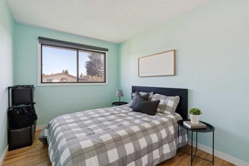 14 Glenhill Crescent, Cochrane, AB 