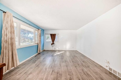 808 Avonlea Place Se, Calgary, AB - Indoor Photo Showing Other Room