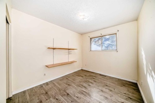 808 Avonlea Place Se, Calgary, AB - Indoor Photo Showing Other Room