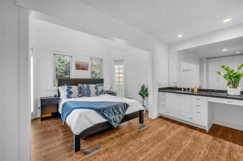 10012 Willowview Road Se, Calgary, AB - Indoor Photo Showing Bedroom