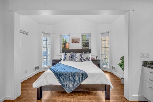 10012 Willowview Road Se, Calgary, AB - Indoor Photo Showing Bedroom