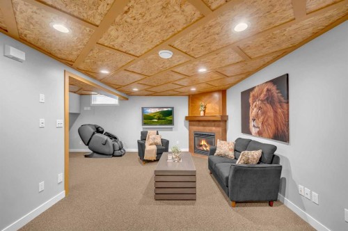 10012 Willowview Road Se, Calgary, AB - Indoor