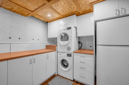 10012 Willowview Road Se, Calgary, AB - Indoor Photo Showing Laundry Room