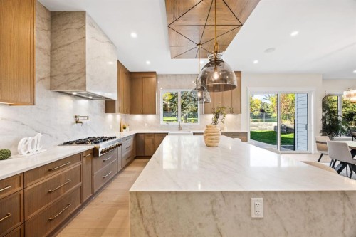 620 Varsity Estates Crescent Nw, Calgary, AB - Indoor Photo Showing Kitchen With Upgraded Kitchen
