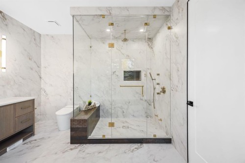 620 Varsity Estates Crescent Nw, Calgary, AB - Indoor Photo Showing Bathroom