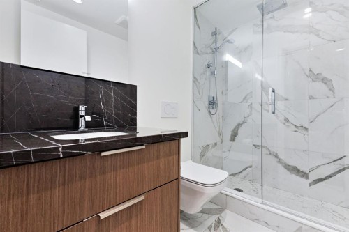 104-128 Waterfront Court Sw, Calgary, AB - Indoor Photo Showing Bathroom