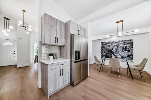 129 Glenpatrick Drive Sw, Calgary, AB - Indoor Photo Showing Kitchen