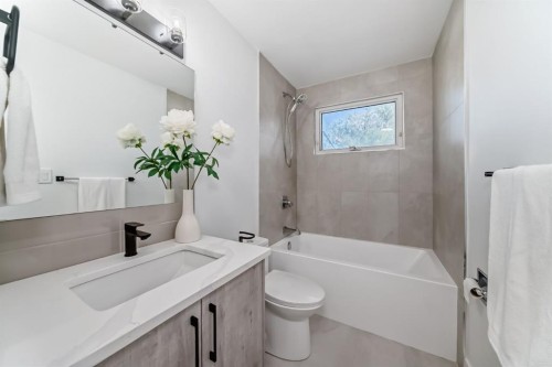 129 Glenpatrick Drive Sw, Calgary, AB - Indoor Photo Showing Bathroom