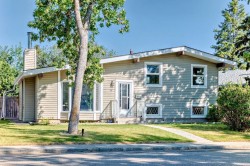 129 Glenpatrick Drive SW Calgary, AB T3E 4L7