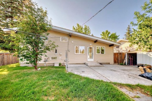 129 Glenpatrick Drive Sw, Calgary, AB - Outdoor