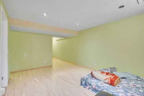 39 Saddleridge Close Ne, Calgary, AB - Indoor Photo Showing Bedroom