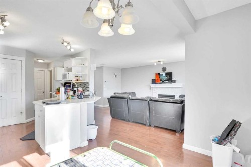 39 Saddleridge Close Ne, Calgary, AB - Indoor Photo Showing Kitchen