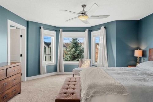 4530 20 Avenue Nw, Calgary, AB - Indoor Photo Showing Bedroom